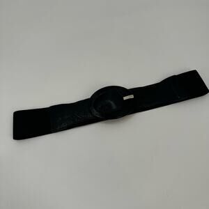 Hyde Collection stretchy leather statement belt